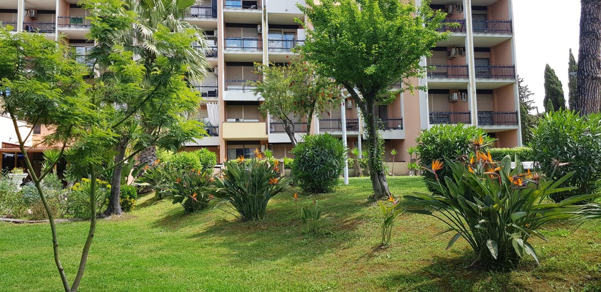 Green Oasis Рим Екстериор снимка